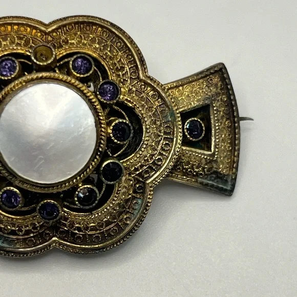 Victorian gold tone brooch pin purple rhinestones mother of pearl c clasp flower